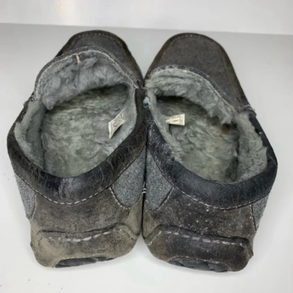 UGG Men’s Loafer